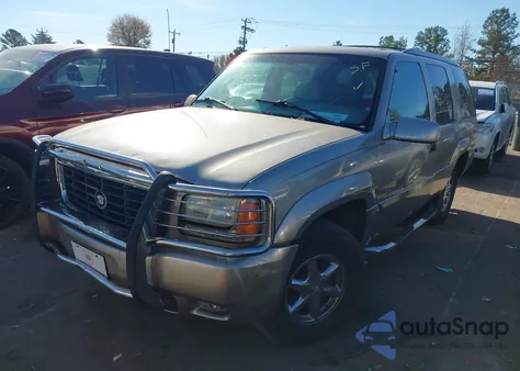 2000 Cadillac Escalade Standard from USA, damaged, VIN 1GYEK13R6YR118880